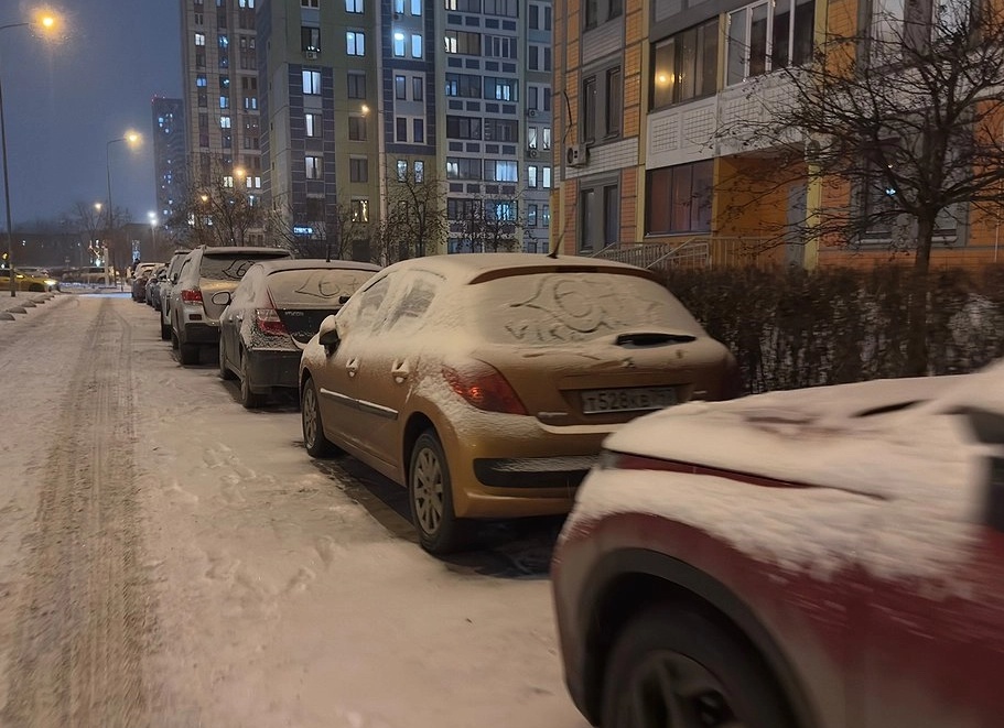 АвтоВАЗ сел в лужу: итоги 2025 года неутешительные - продажи упали, производственный план провален. Что ждет завод в 2026 году