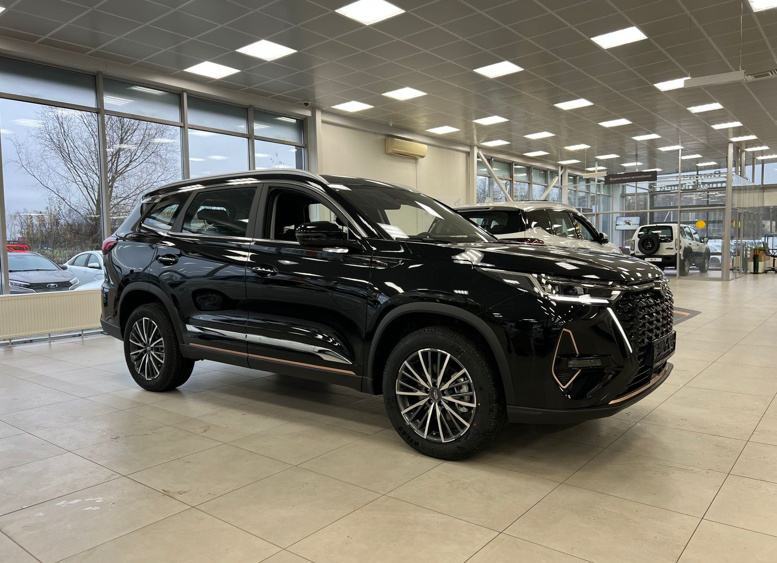 Кроссовер XCite X-Cross 7 появился у дилеров. Сколько он стоит?